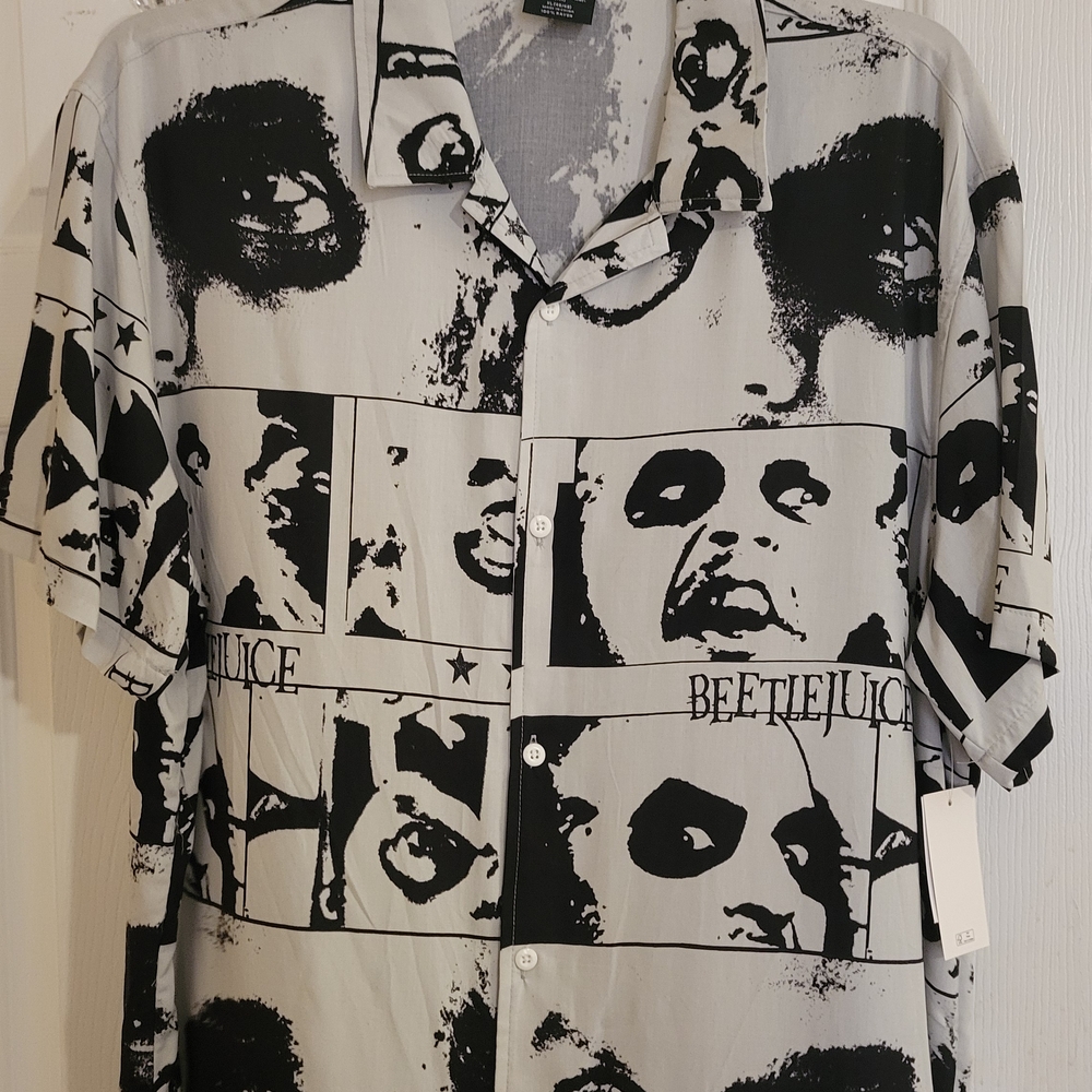 Beetlejuice Graphic Men's Button Down Shirt - Black and Gray